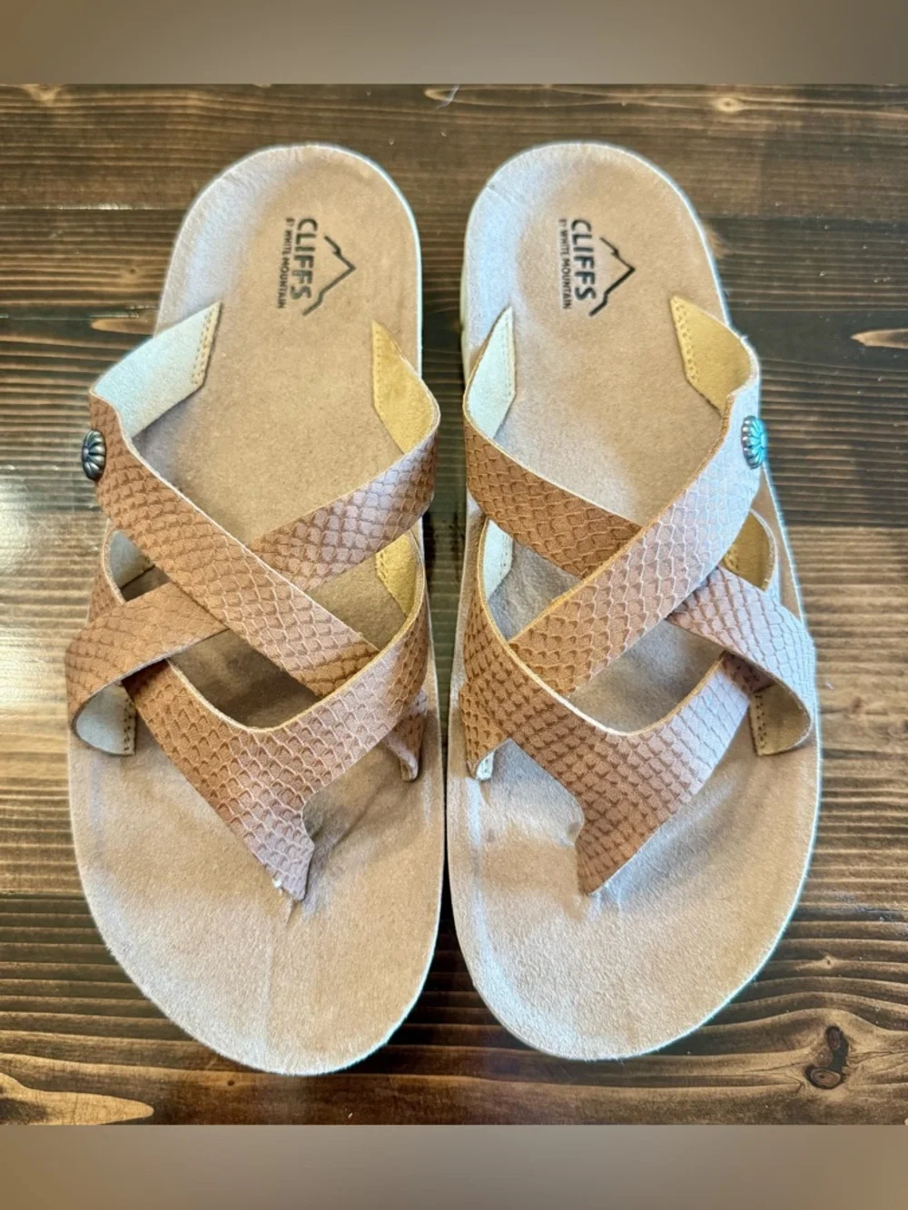 Cliffs by WHITE MOUNTAIN “Banksy”Tan Crisscross Comfort Sandals Size 10